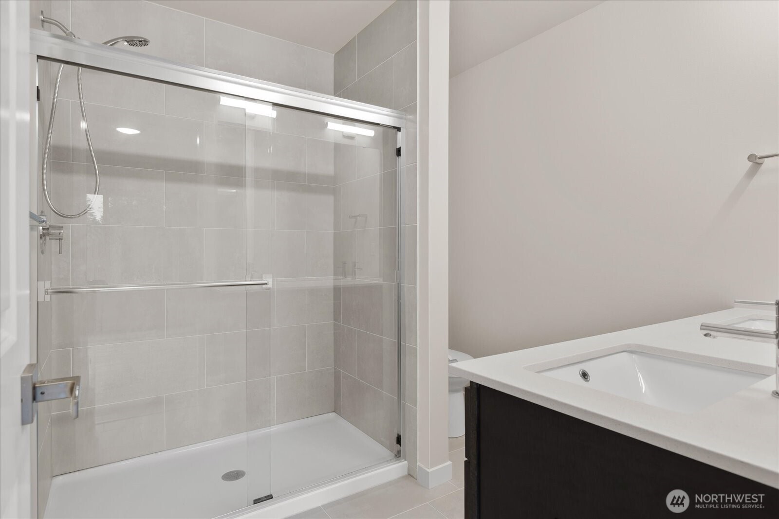 23413 Edmonds Way #A2, Edmonds, WA 98026