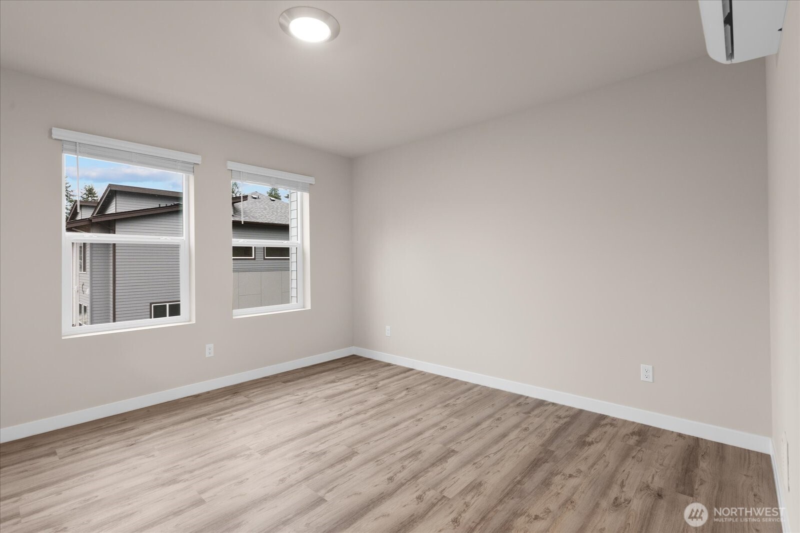 23413 Edmonds Way #A2, Edmonds, WA 98026