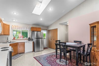 3330 18th Street Pl SW, Puyallup, WA 98373 - Photo 6