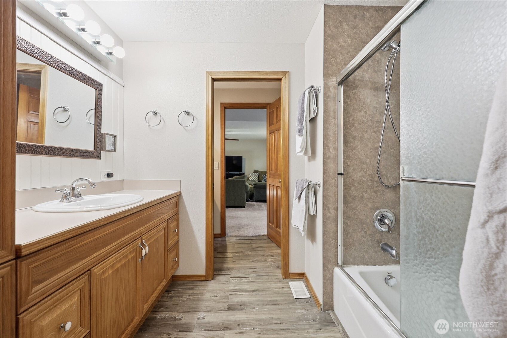 22534 SE 304th Place , Black Diamond, WA 98010