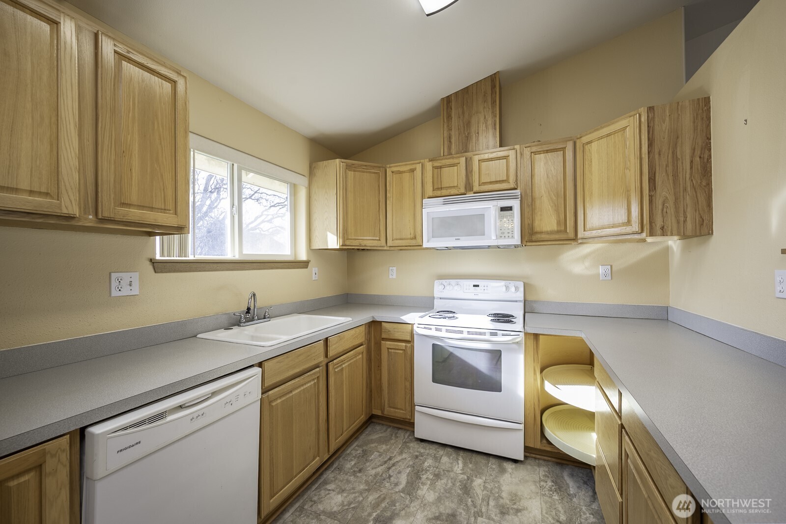 1351 E Yost Circle , Moses Lake, WA 98837