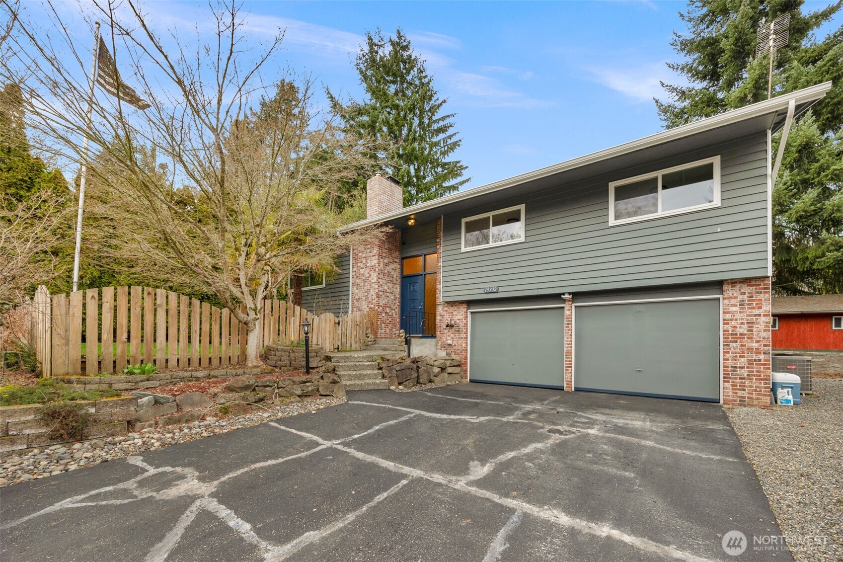 19332 53rd Avenue NE, Lake Forest Park, WA 98155