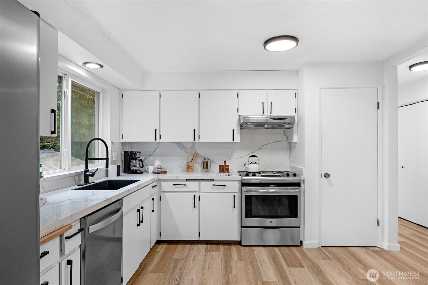 19332 53rd Avenue NE, Lake Forest Park, WA 98155