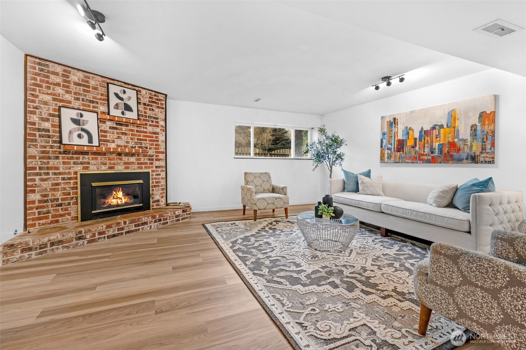 19332 53rd Avenue NE, Lake Forest Park, WA 98155