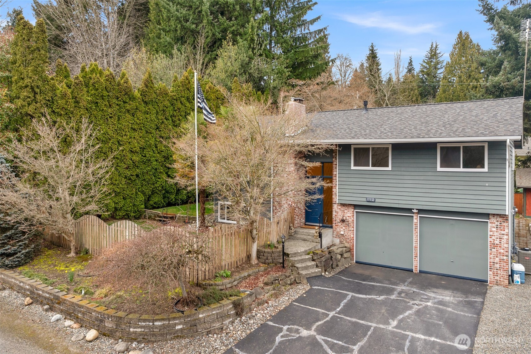 19332 53rd Avenue NE, Lake Forest Park, WA 98155