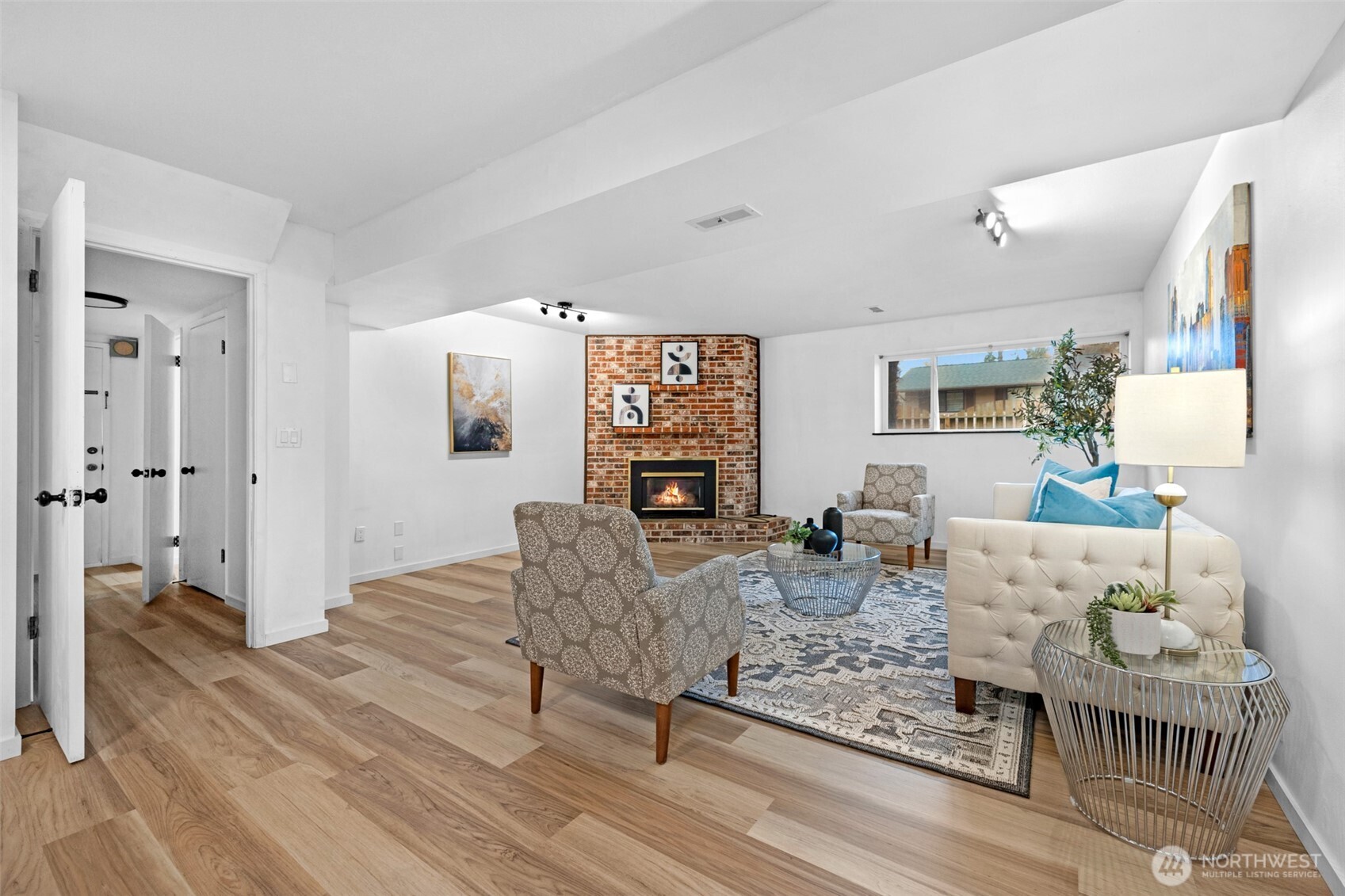 19332 53rd Avenue NE, Lake Forest Park, WA 98155