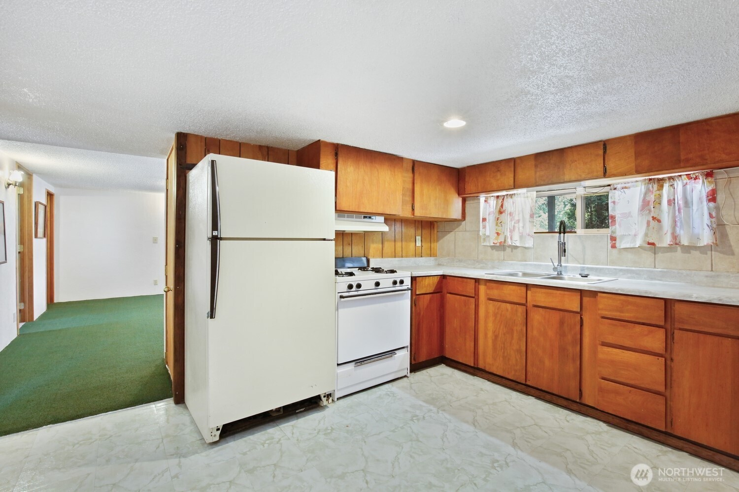 2670 SE Bielmeier Road , Port Orchard, WA 98367-8504