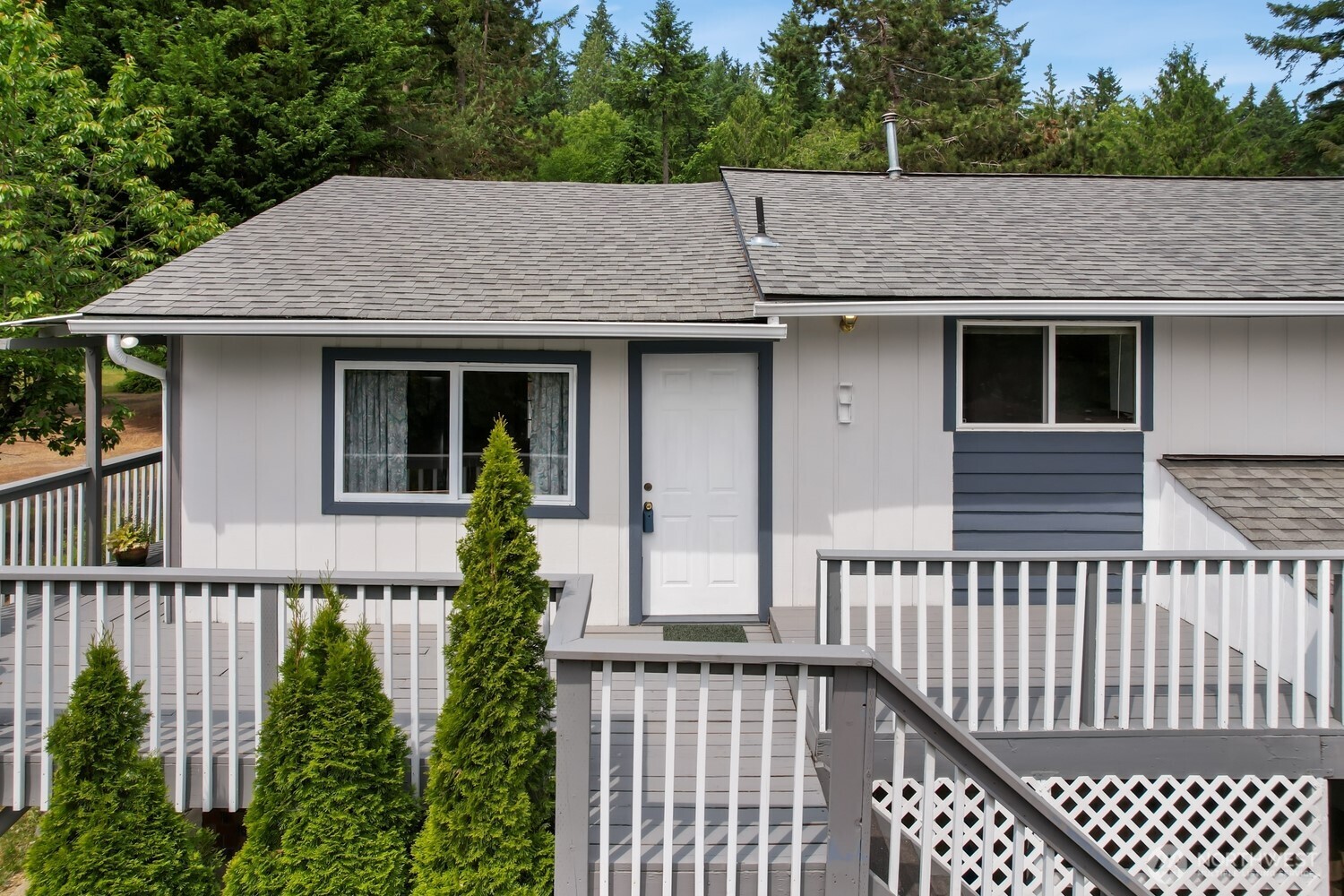 2670 SE Bielmeier Road , Port Orchard, WA 98367-8504