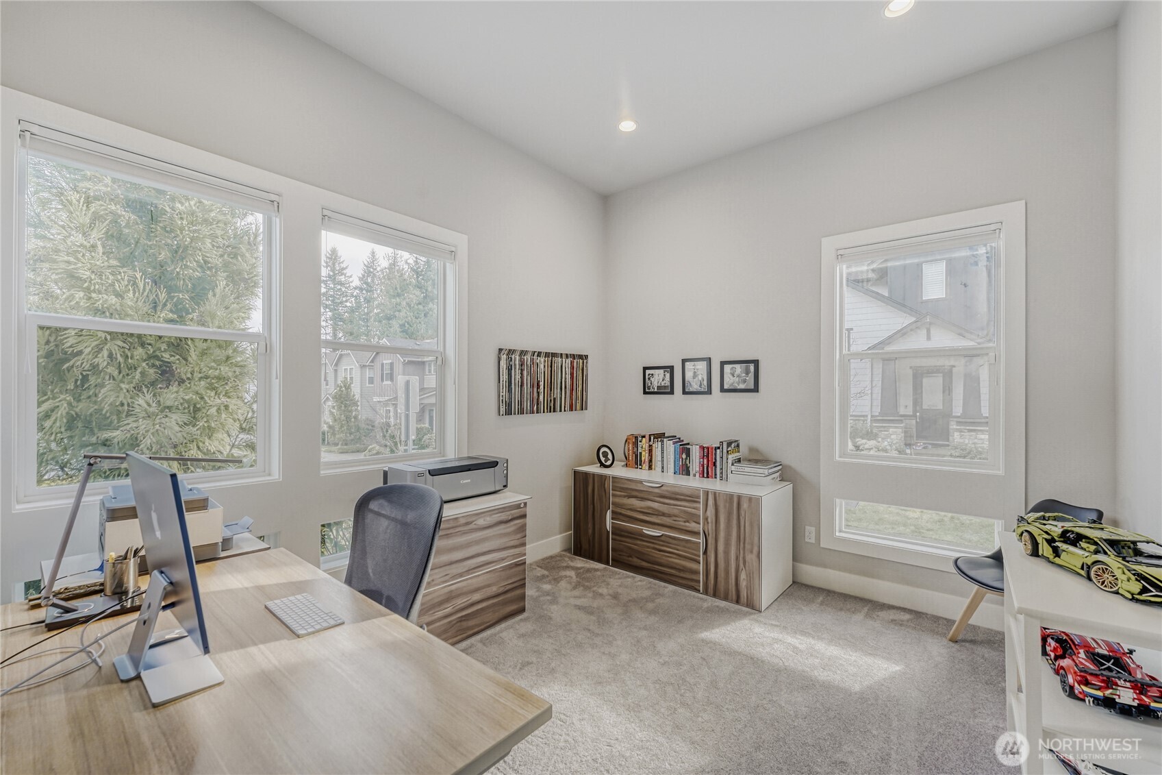 21811 SE 5th Place , Sammamish, WA 98074