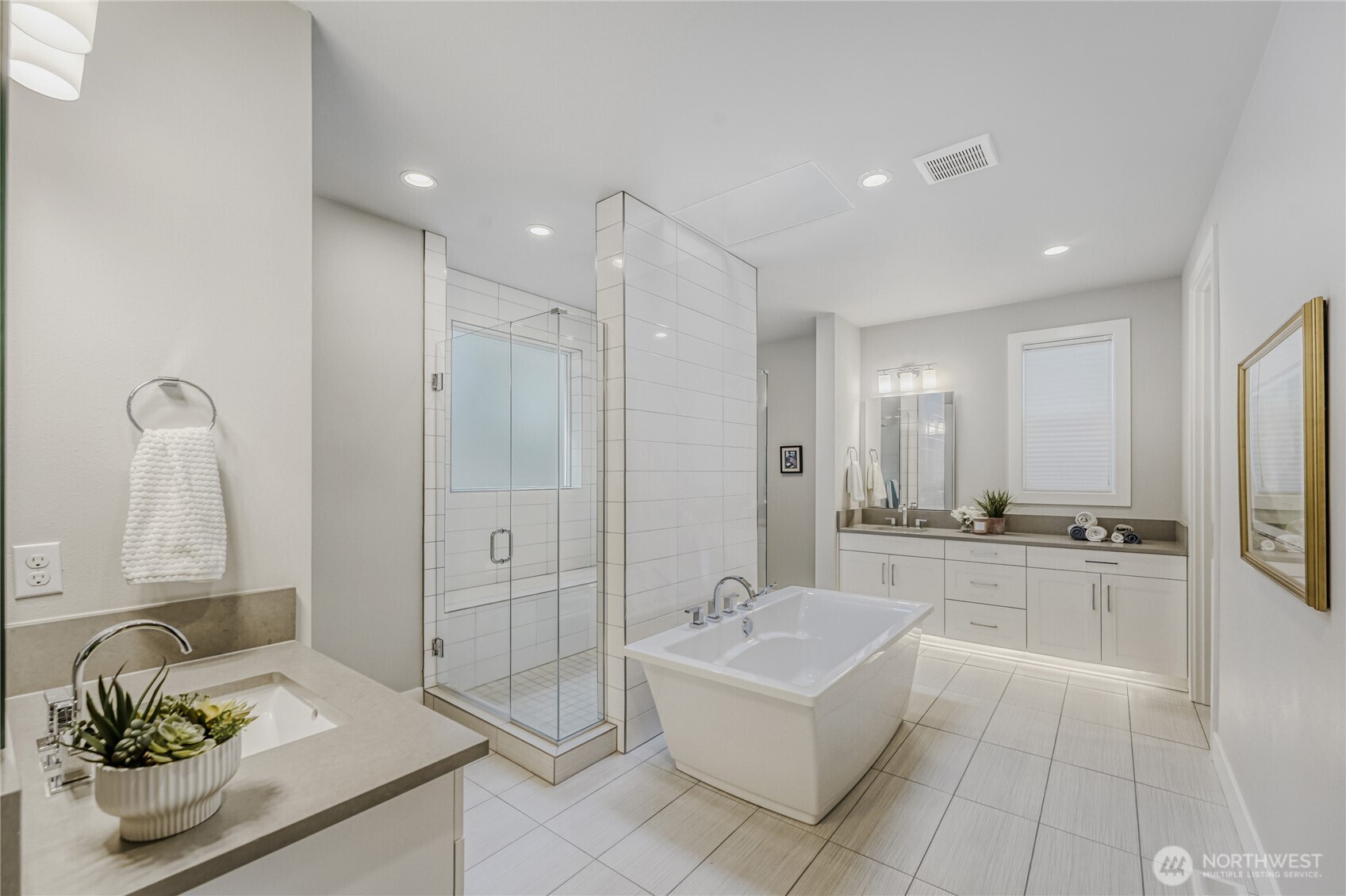 21811 SE 5th Place , Sammamish, WA 98074