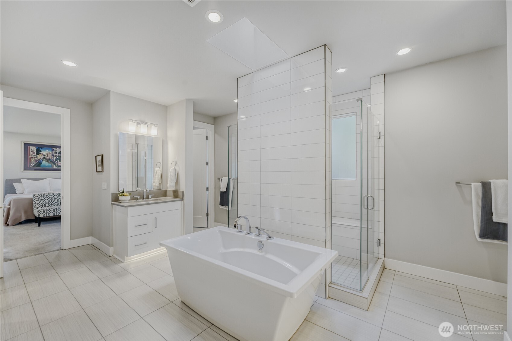 21811 SE 5th Place , Sammamish, WA 98074