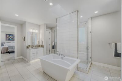 21811 SE 5th Place , Sammamish, WA 98074 - Photo 23