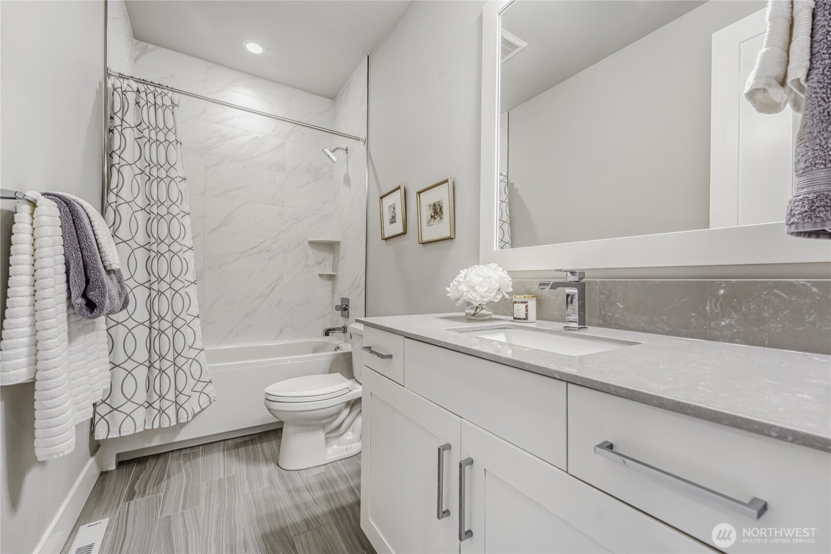 21811 SE 5th Place , Sammamish, WA 98074