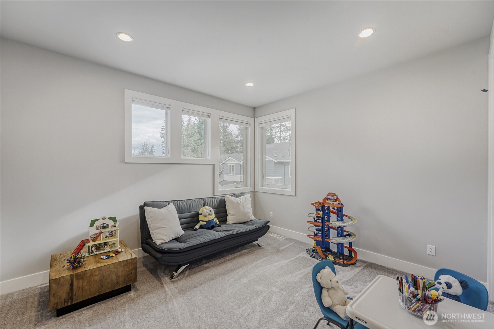 21811 SE 5th Place , Sammamish, WA 98074