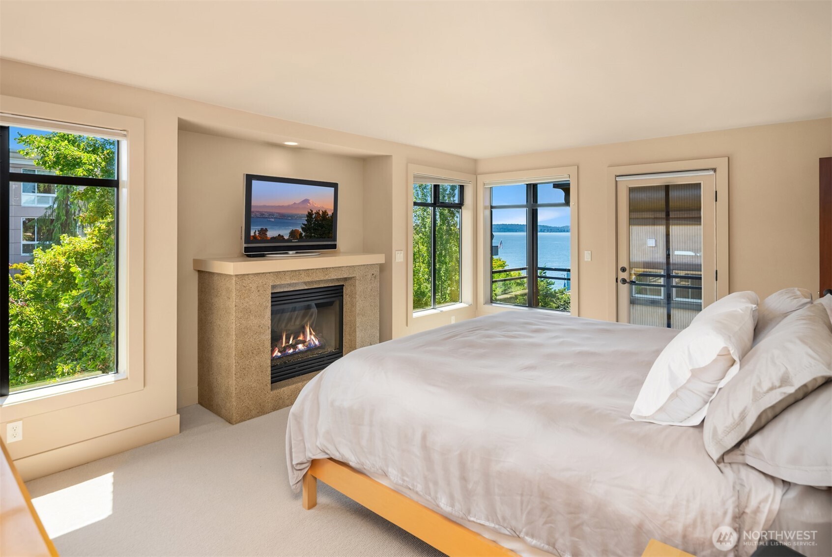 427 2nd Street S #A, Kirkland, WA 98033