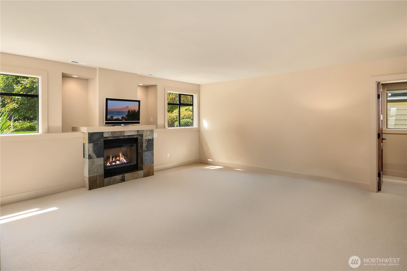 427 2nd Street S #A, Kirkland, WA 98033