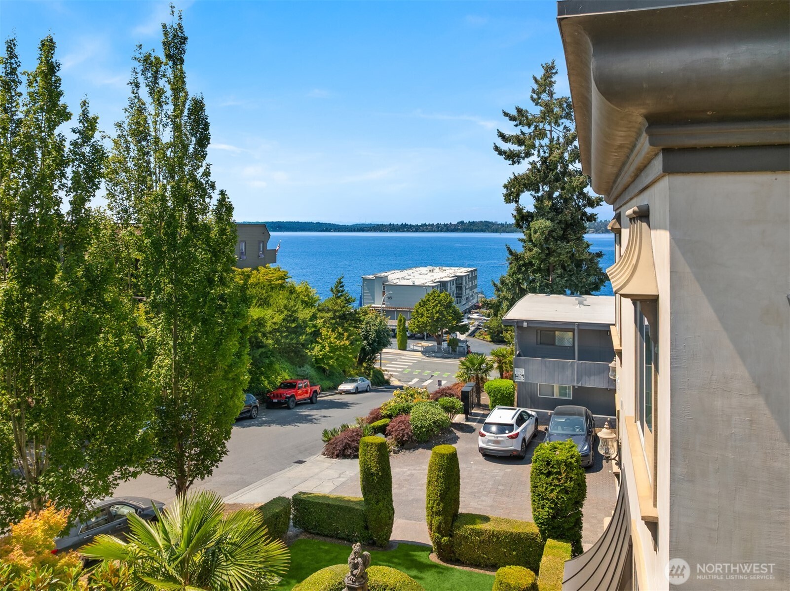 427 2nd Street S #A, Kirkland, WA 98033