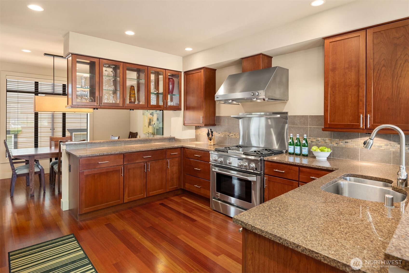 427 2nd Street S #A, Kirkland, WA 98033