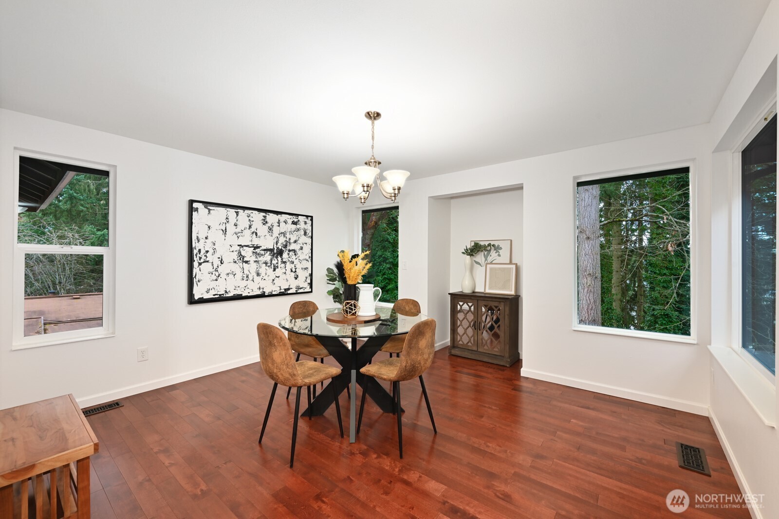 832 NE 202nd Street , Shoreline, WA 98155