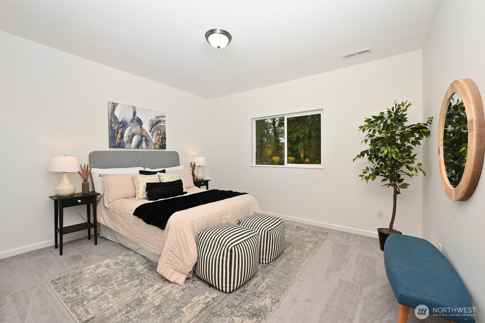 832 NE 202nd Street , Shoreline, WA 98155