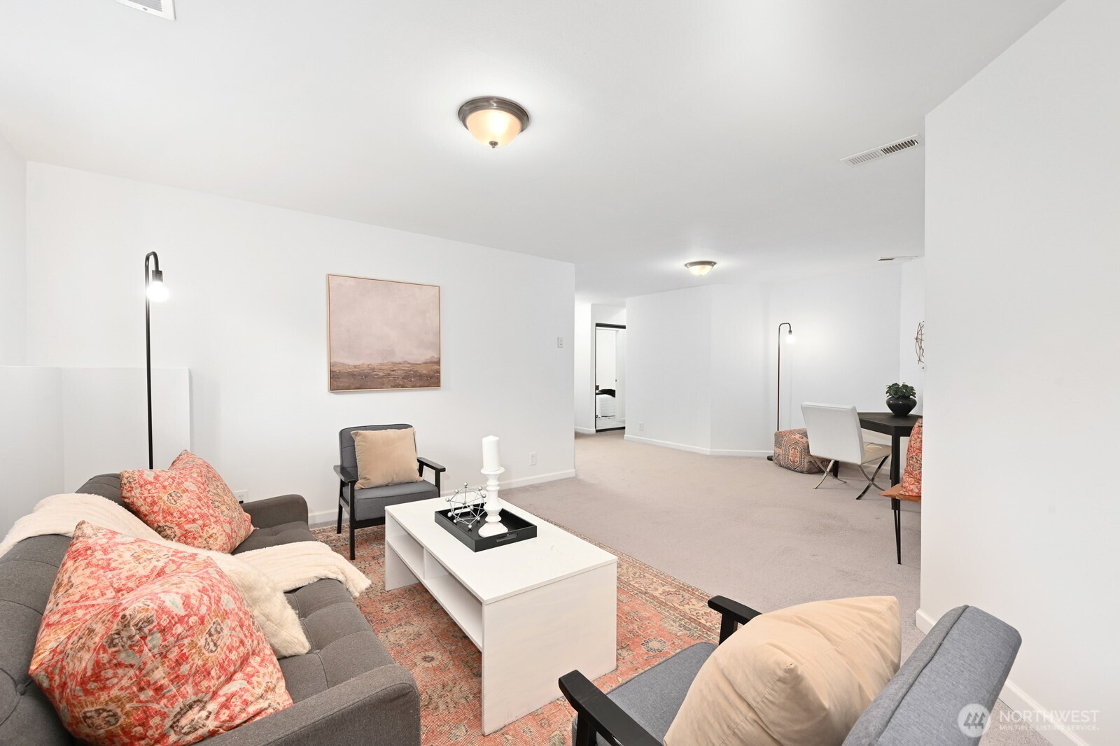 832 NE 202nd Street , Shoreline, WA 98155