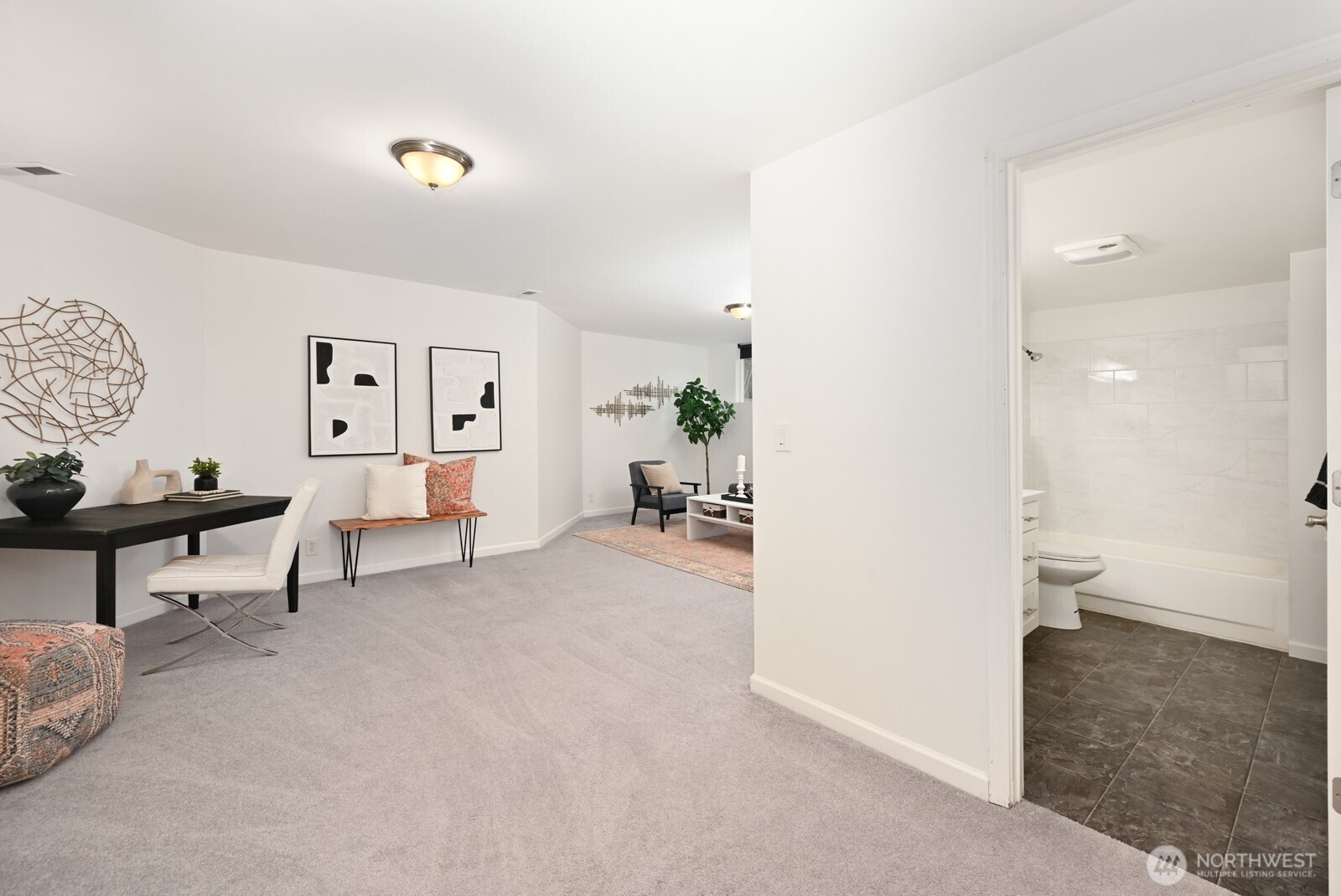 832 NE 202nd Street , Shoreline, WA 98155