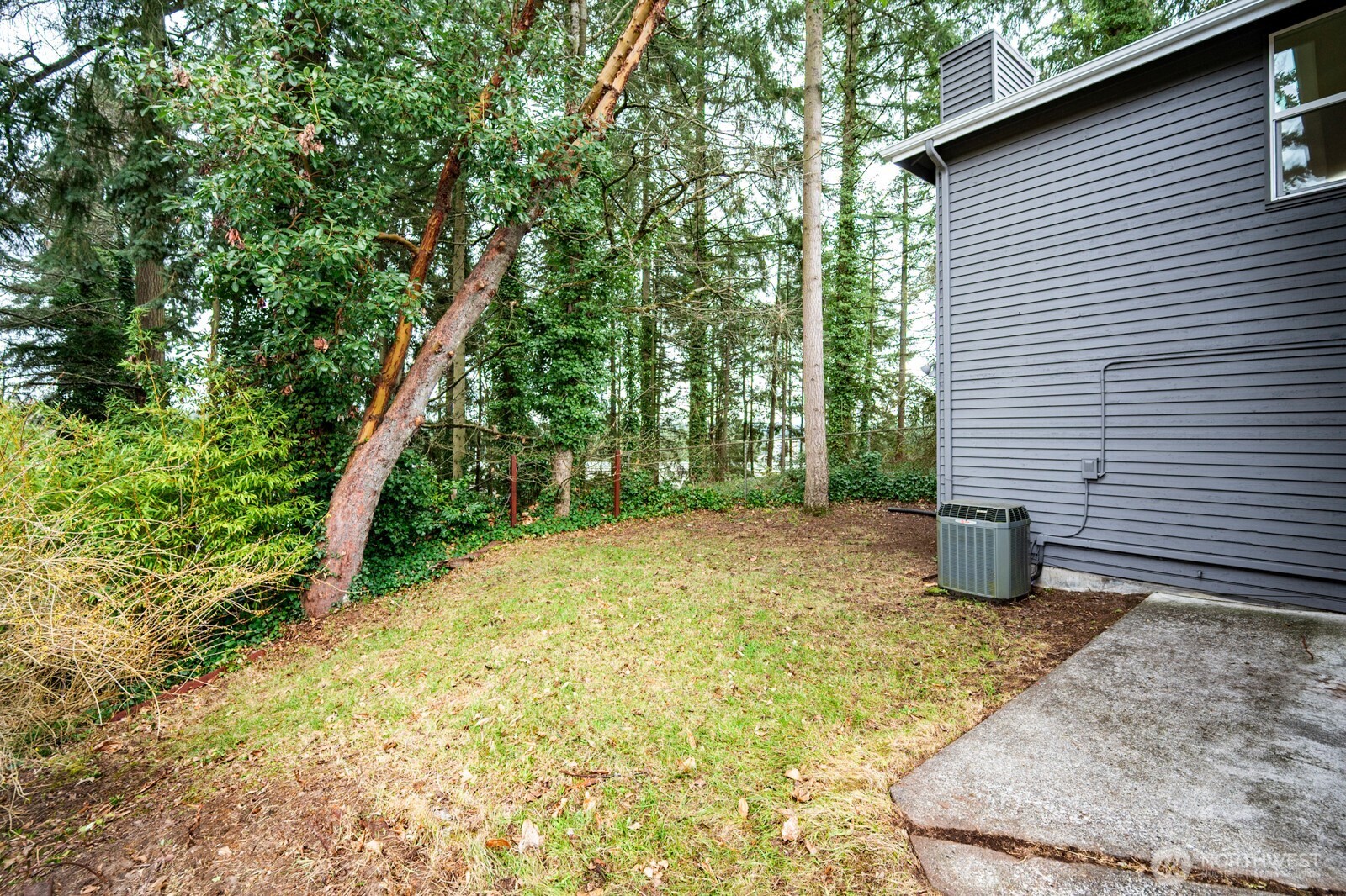 832 NE 202nd Street , Shoreline, WA 98155