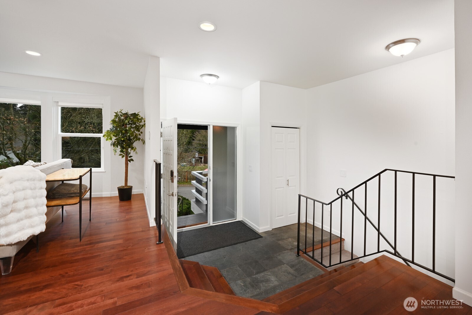 832 NE 202nd Street , Shoreline, WA 98155