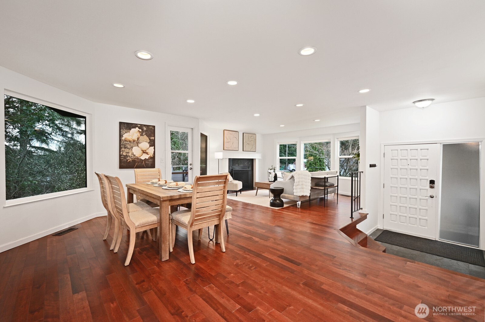 832 NE 202nd Street , Shoreline, WA 98155