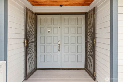 8515 129th Avenue SE, Newcastle, WA 98056 - Photo 2