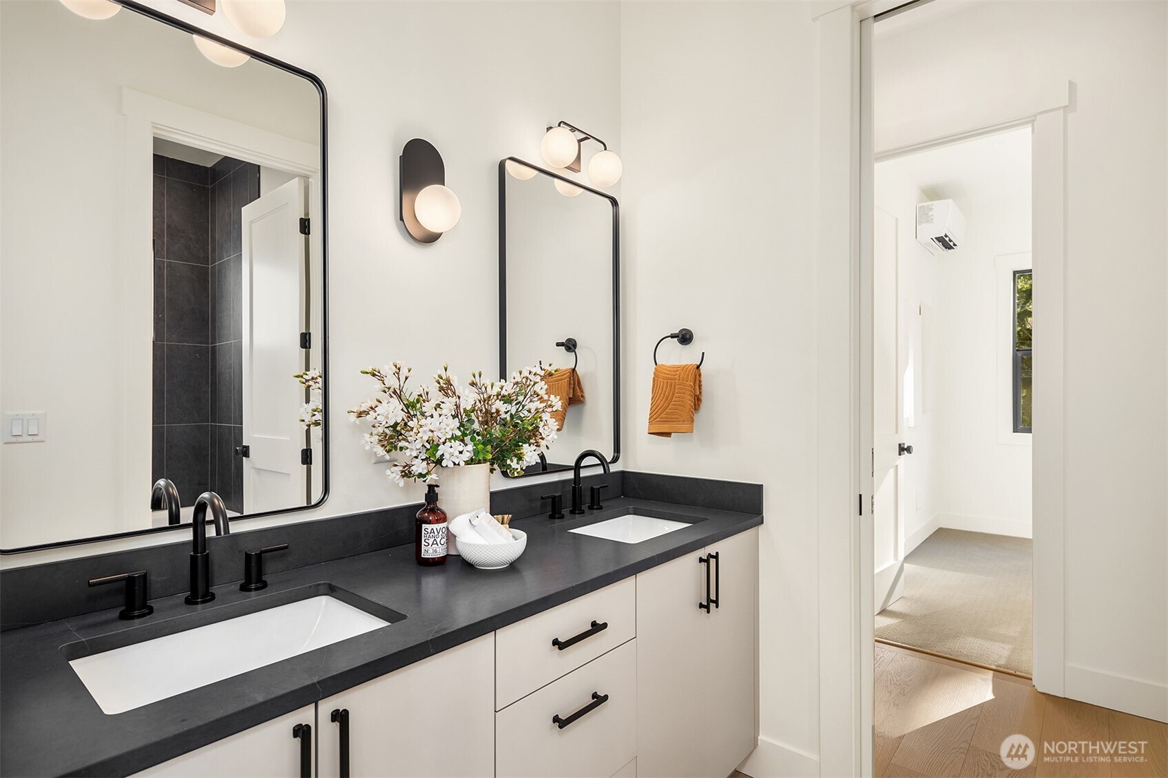 15014 SE 22nd Street , Bellevue, WA 98007