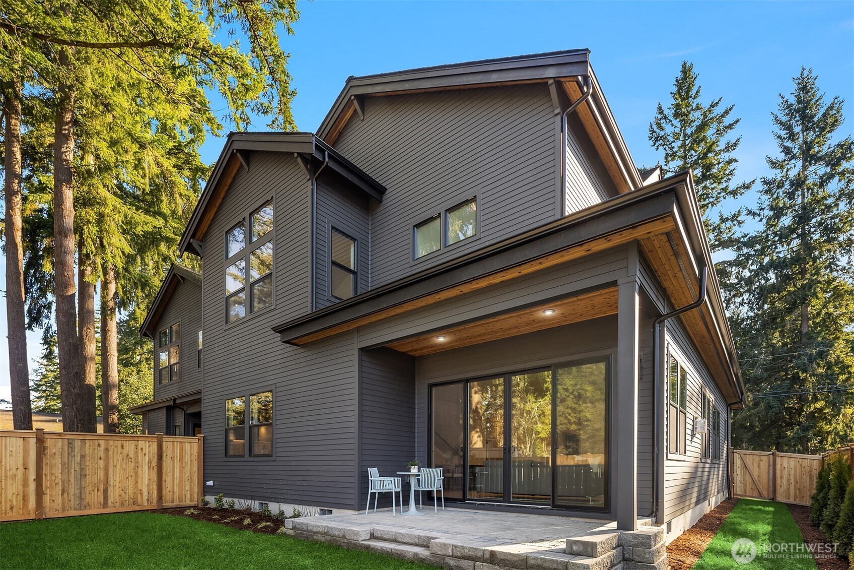 15014 SE 22nd Street , Bellevue, WA 98007