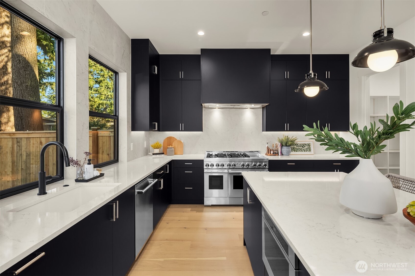 15014 SE 22nd Street , Bellevue, WA 98007