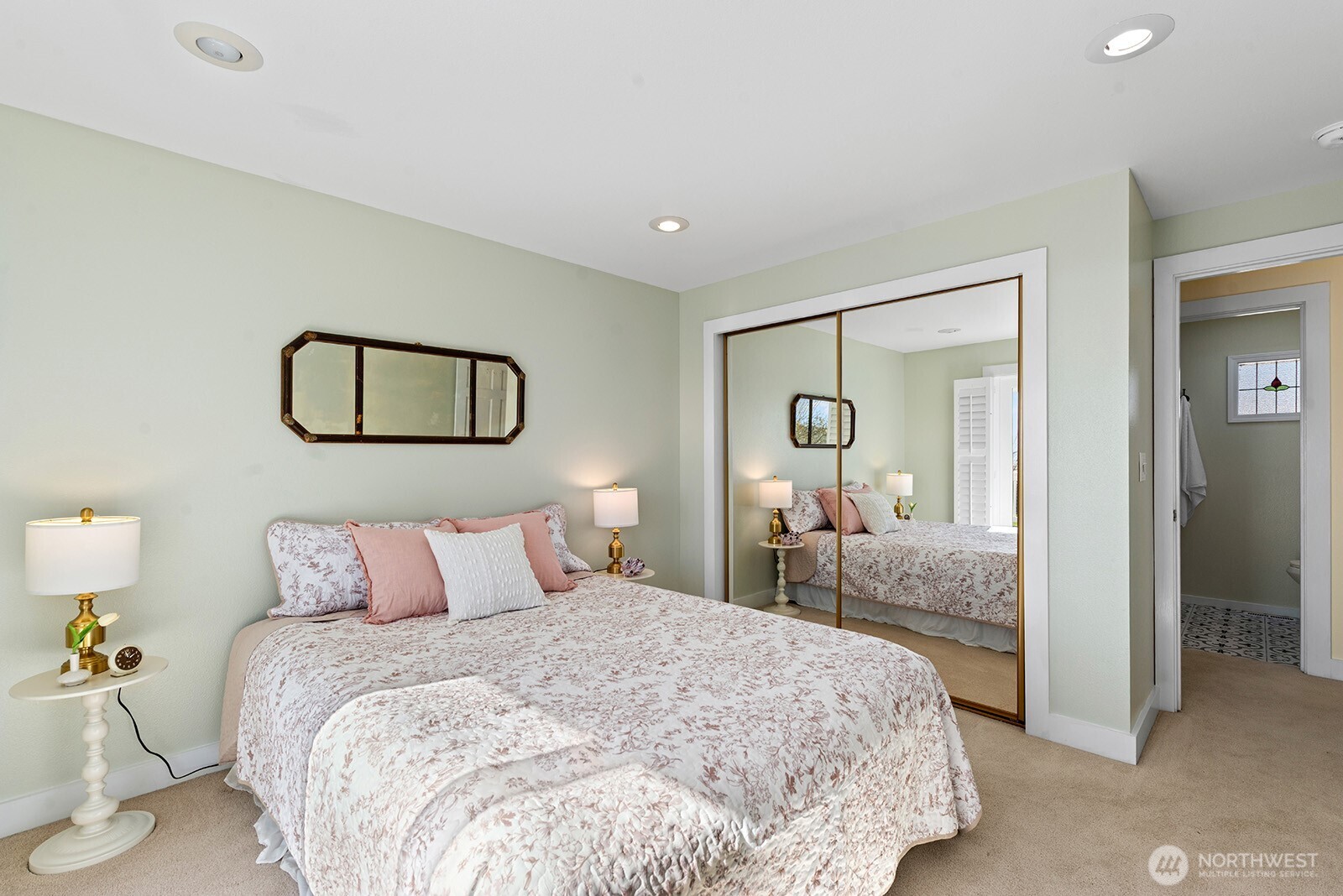 7613 SW 258th Court , Vashon, WA 98070