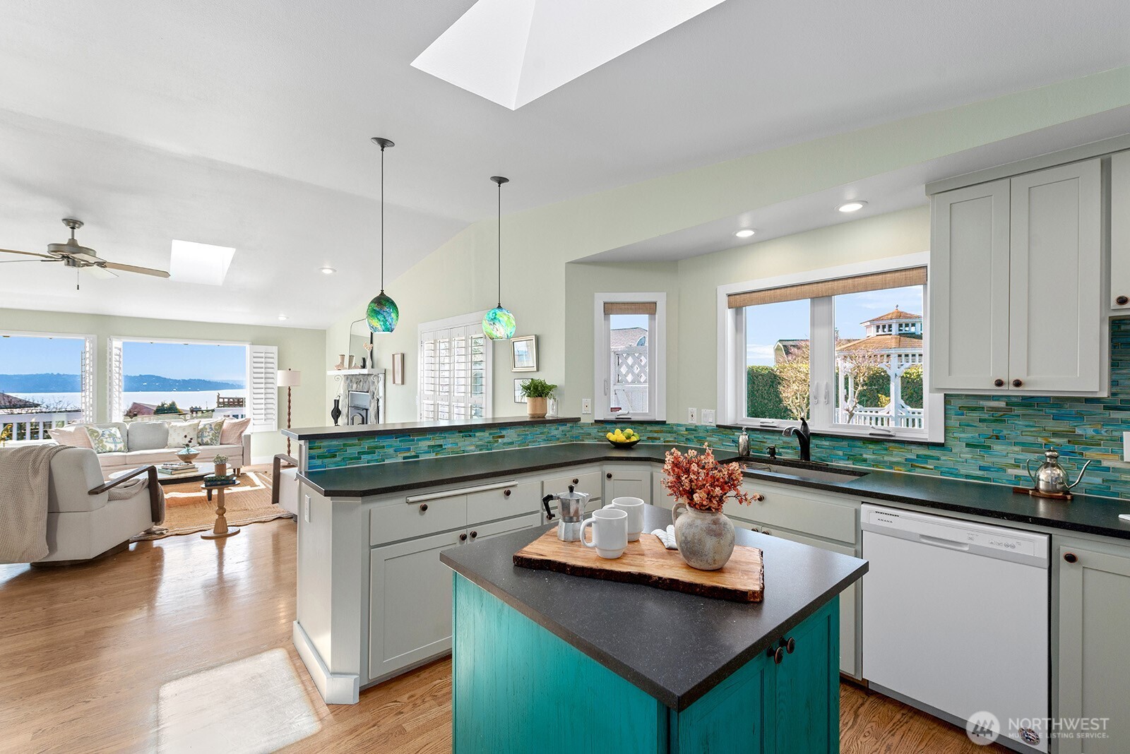 7613 SW 258th Court , Vashon, WA 98070