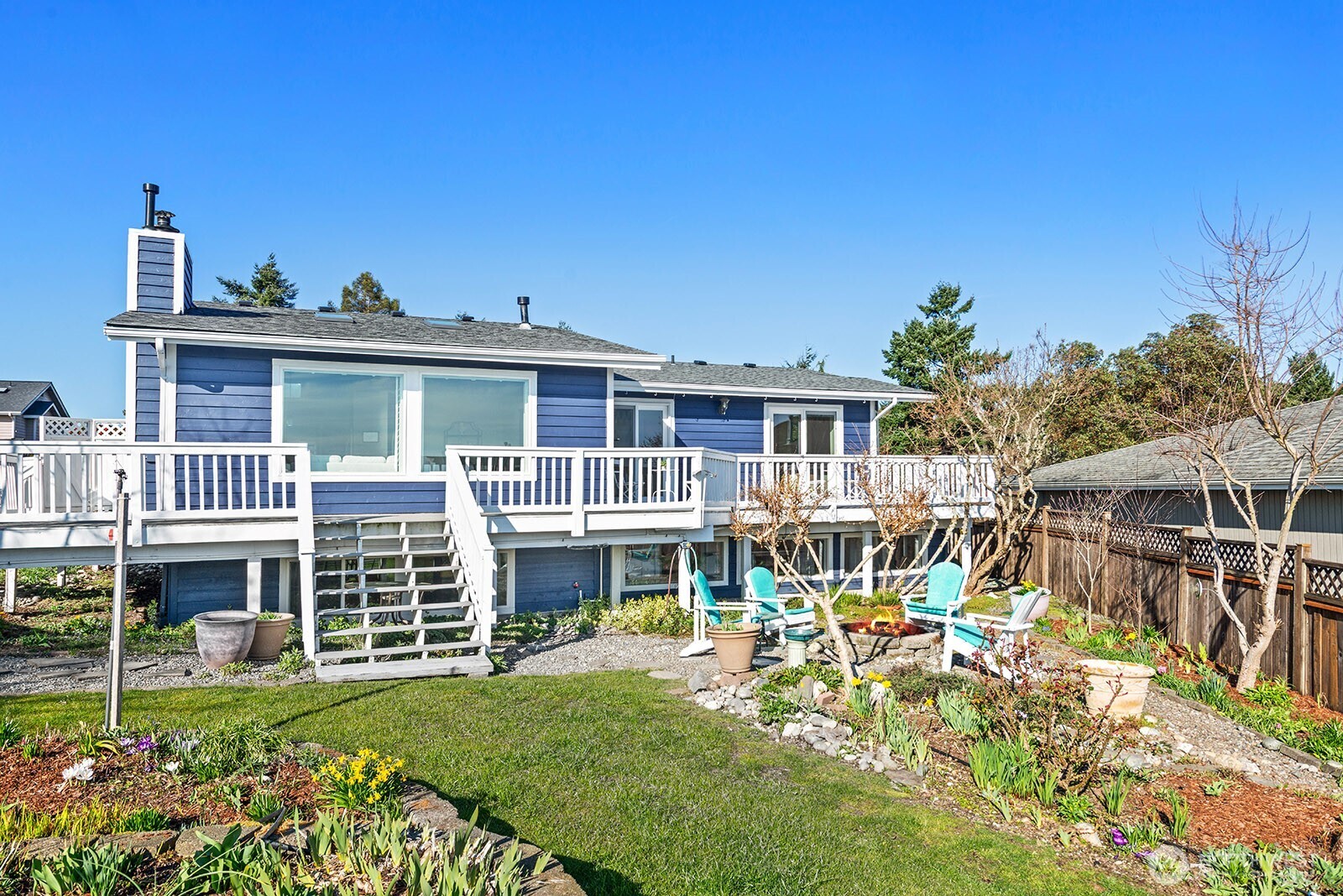 7613 SW 258th Court , Vashon, WA 98070