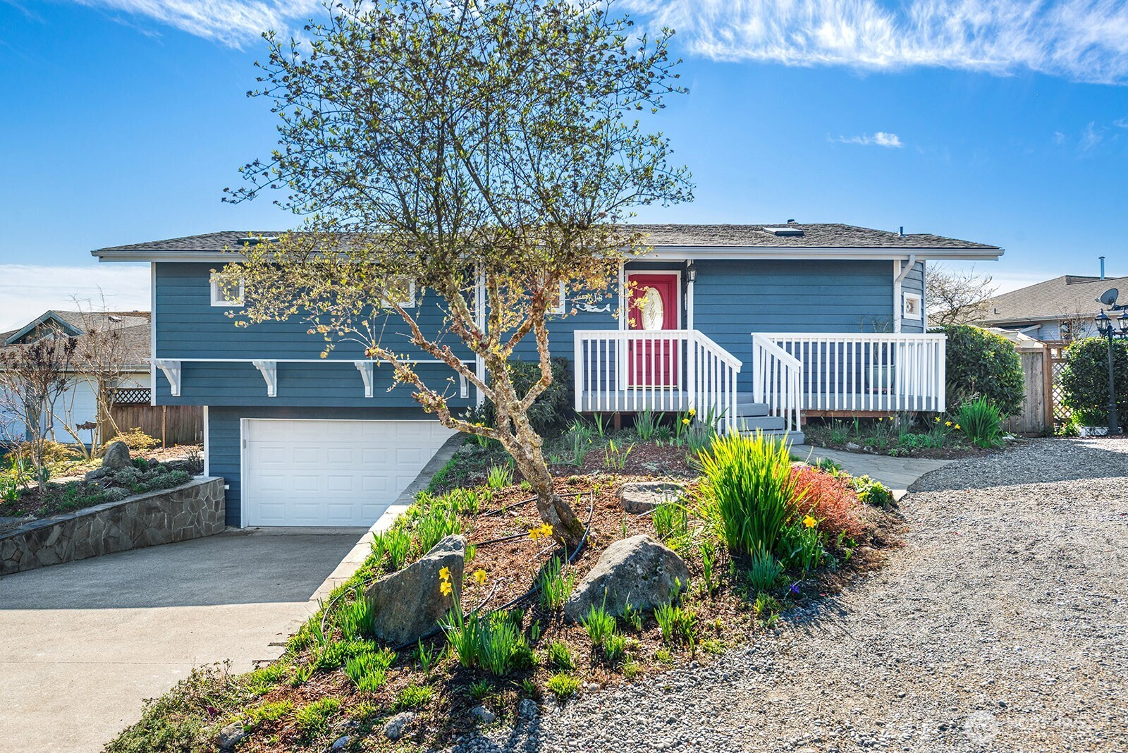 7613 SW 258th Court , Vashon, WA 98070