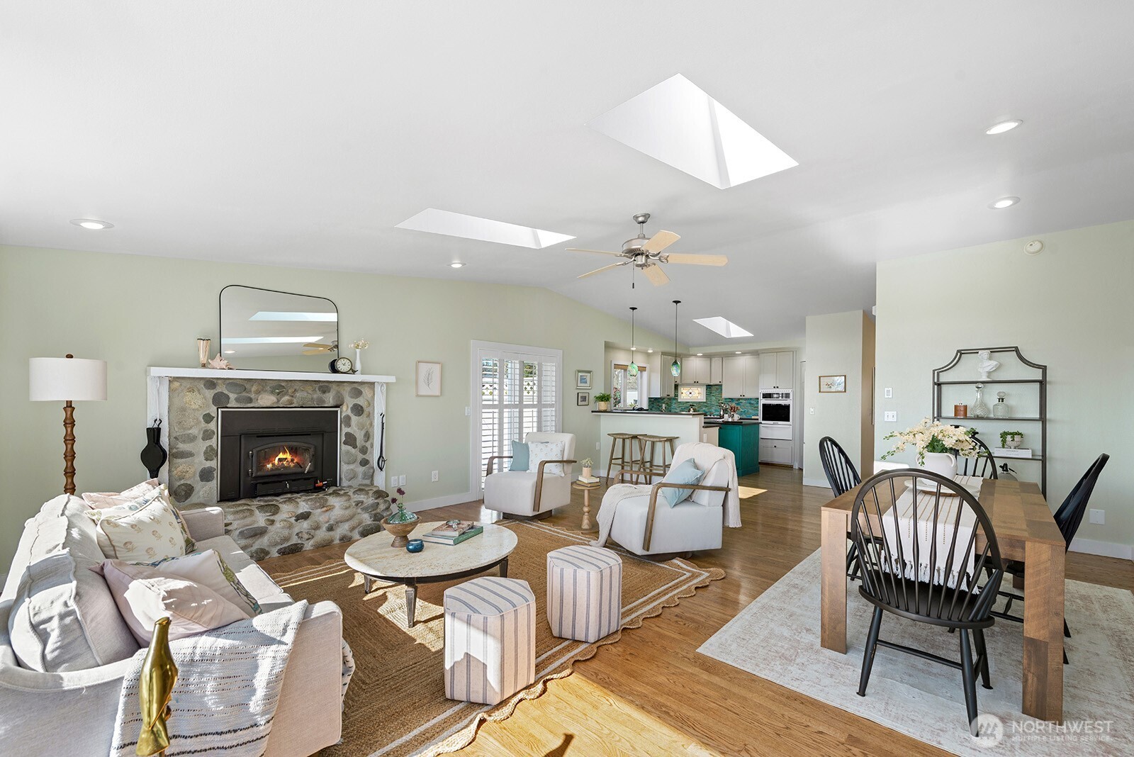 7613 SW 258th Court , Vashon, WA 98070