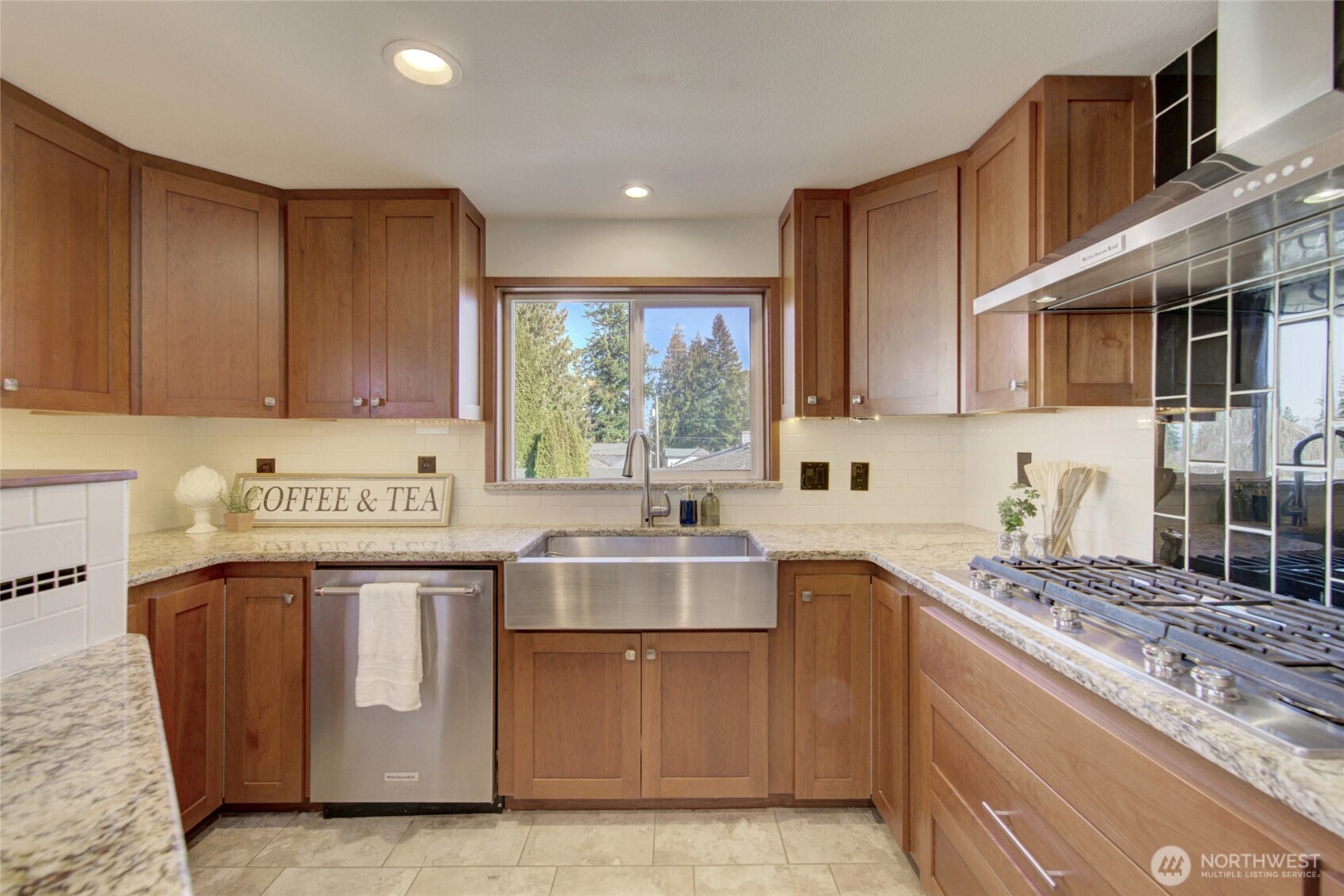 1225 Madison Street , Everett, WA 98203