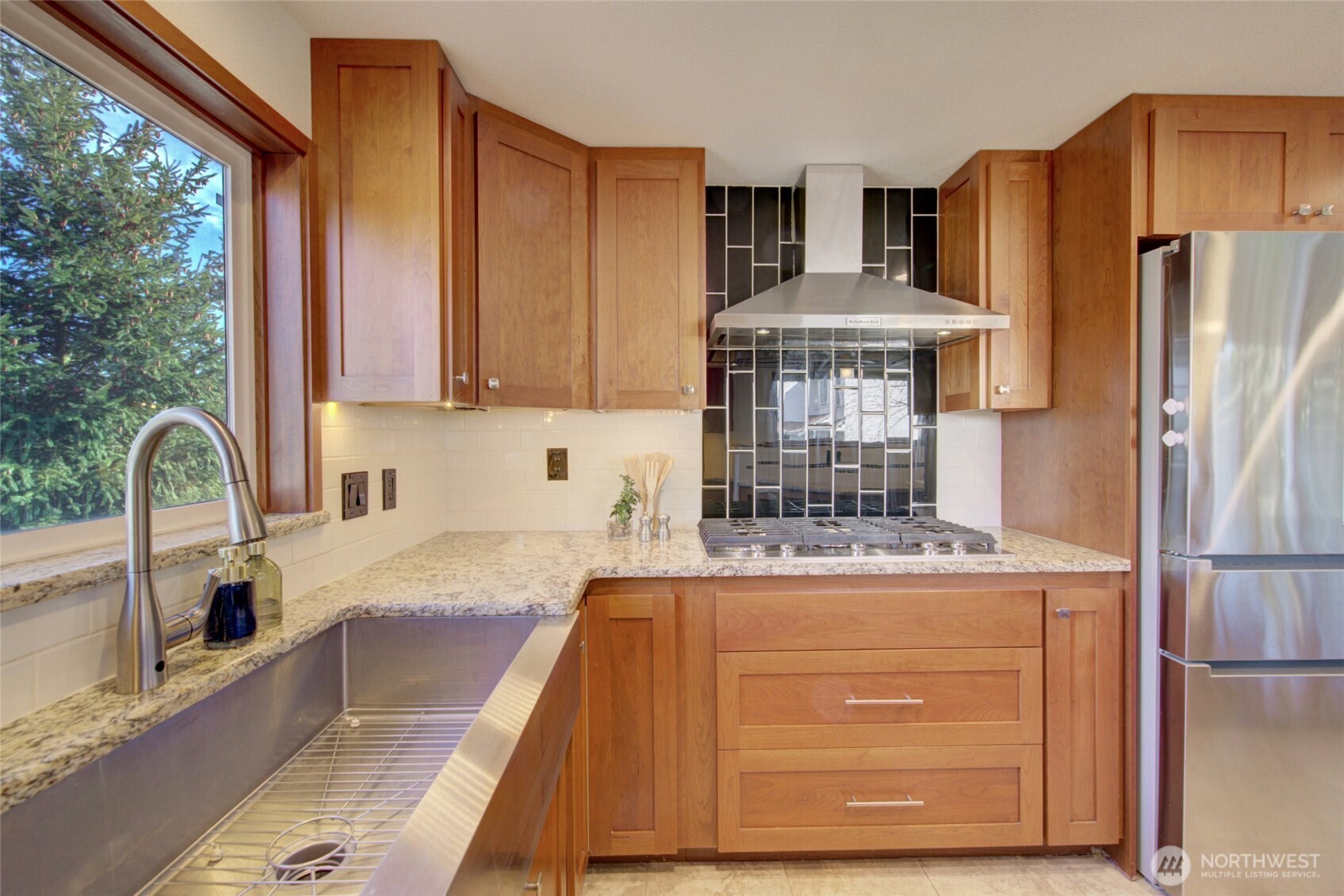 1225 Madison Street , Everett, WA 98203