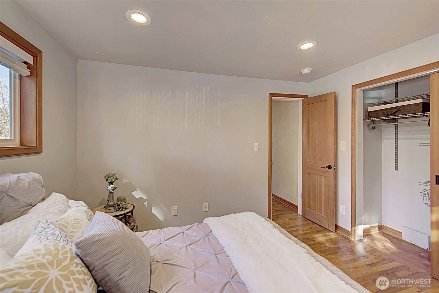 1225 Madison Street , Everett, WA 98203