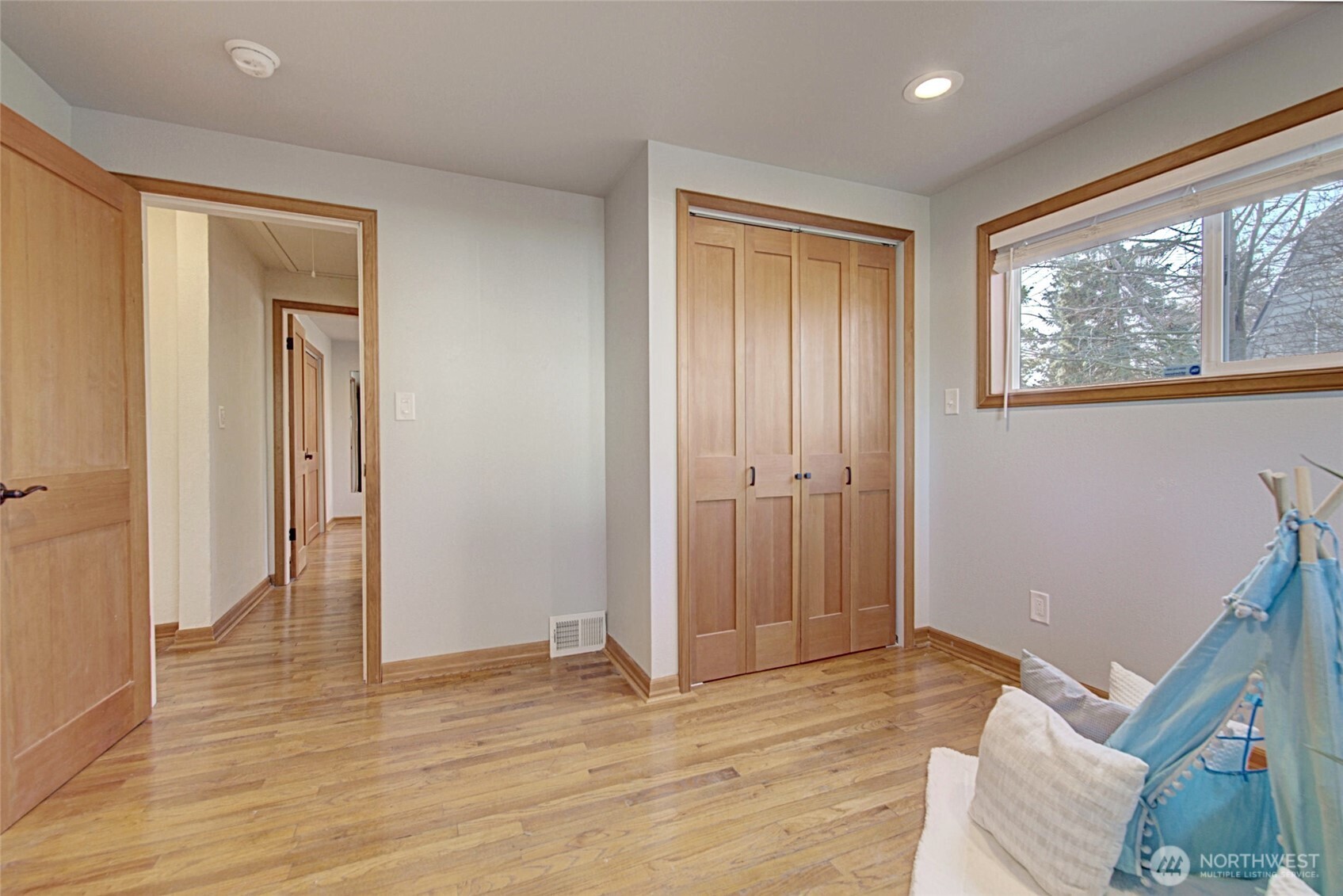 1225 Madison Street , Everett, WA 98203