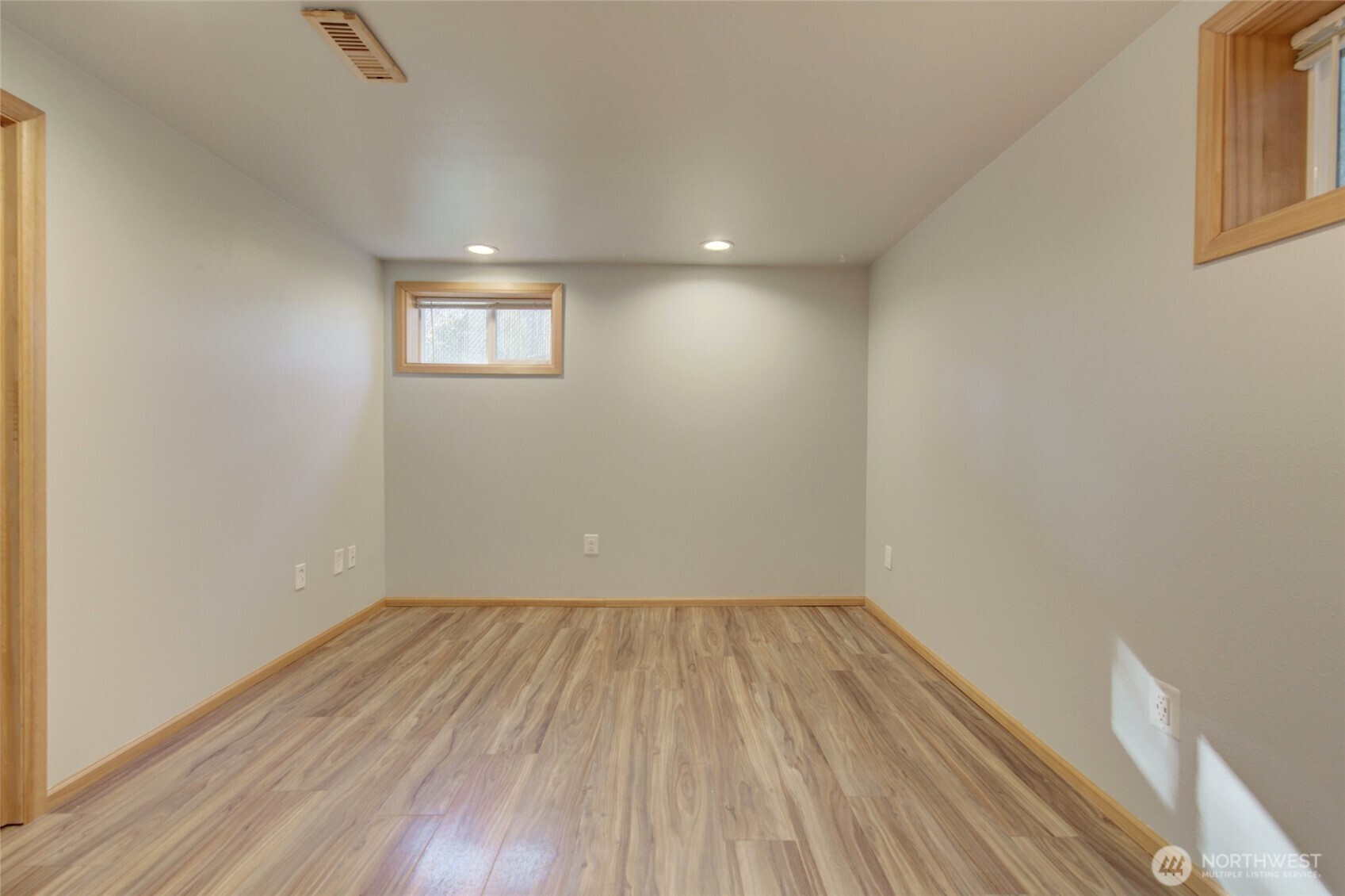 1225 Madison Street , Everett, WA 98203