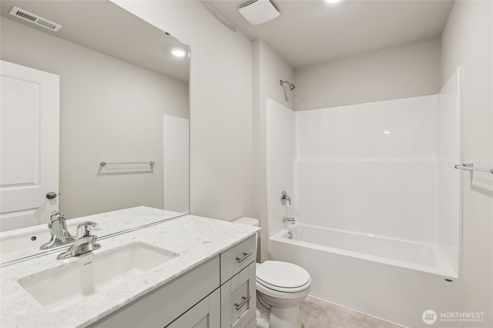 3931 Hyde Loop NE #129, Olympia, WA 98506