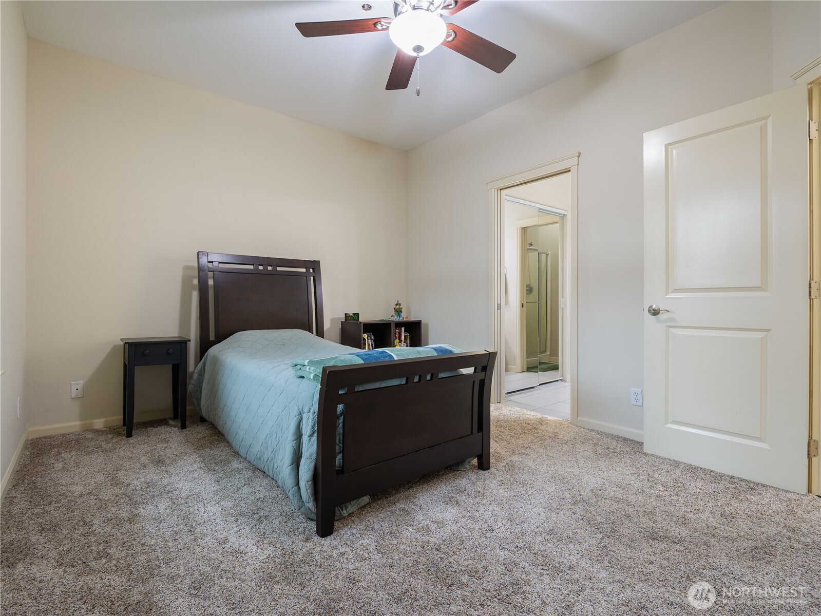 320 E 32nd Street #105, Tacoma, WA 98404