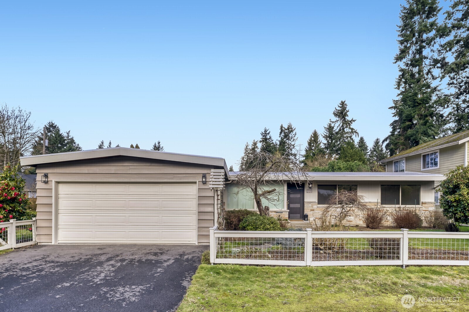 15704 Interlake Avenue N, Shoreline, WA 98133
