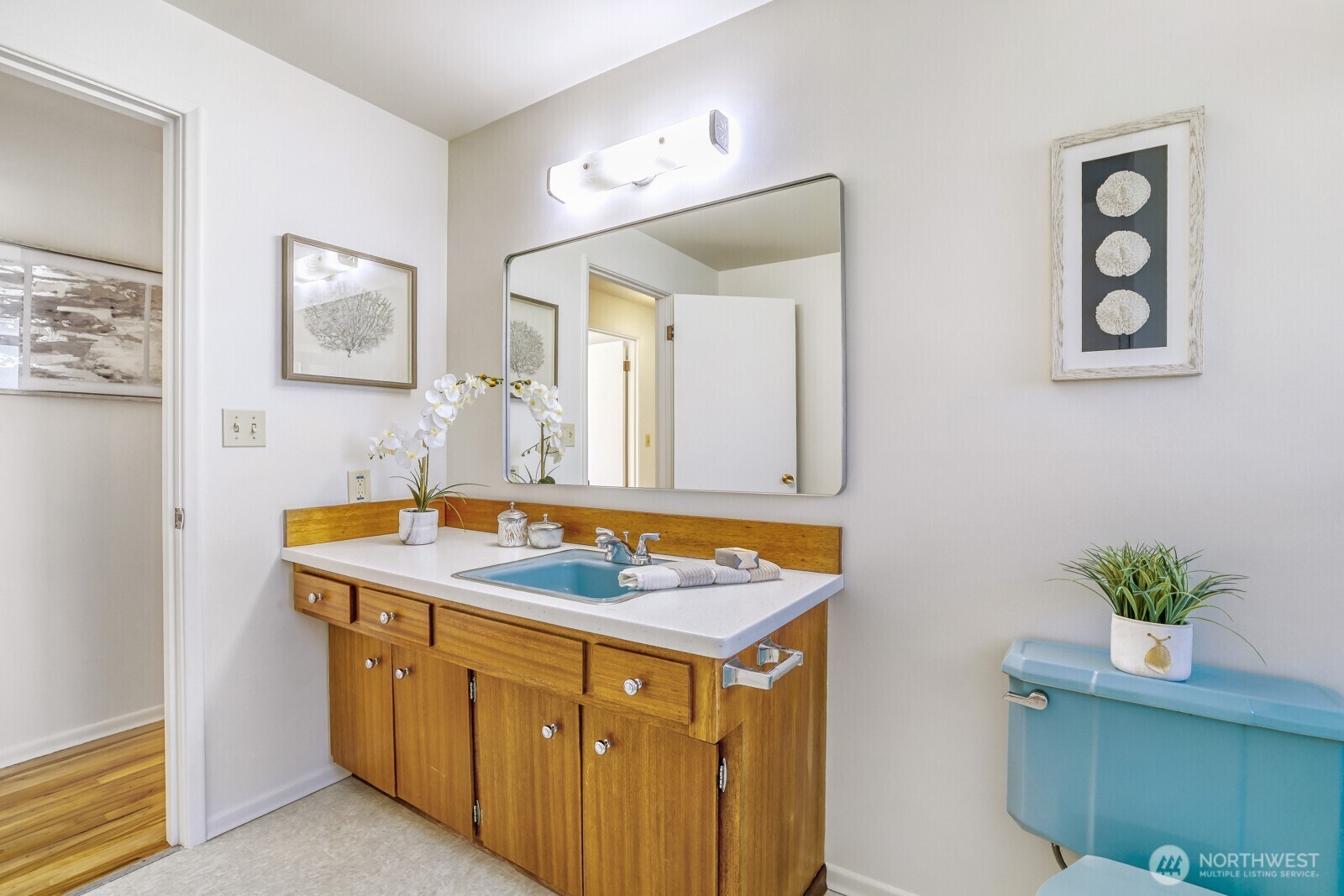 15704 Interlake Avenue N, Shoreline, WA 98133