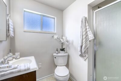 15704 Interlake Avenue N, Shoreline, WA 98133 - Photo 18