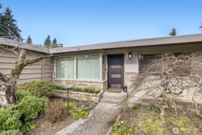 15704 Interlake Avenue N, Shoreline, WA 98133 - Photo 2