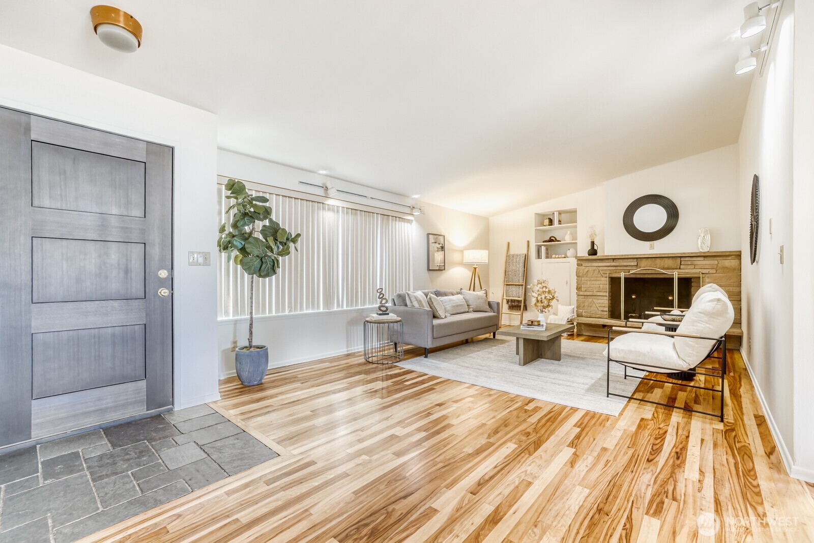 15704 Interlake Avenue N, Shoreline, WA 98133